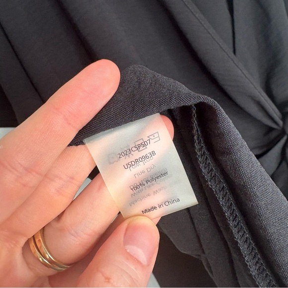 Universal Standard Twilight Crinkle Crepe Wrap Dress – Black Plus Size Size 4XL - Picture 6 of 7